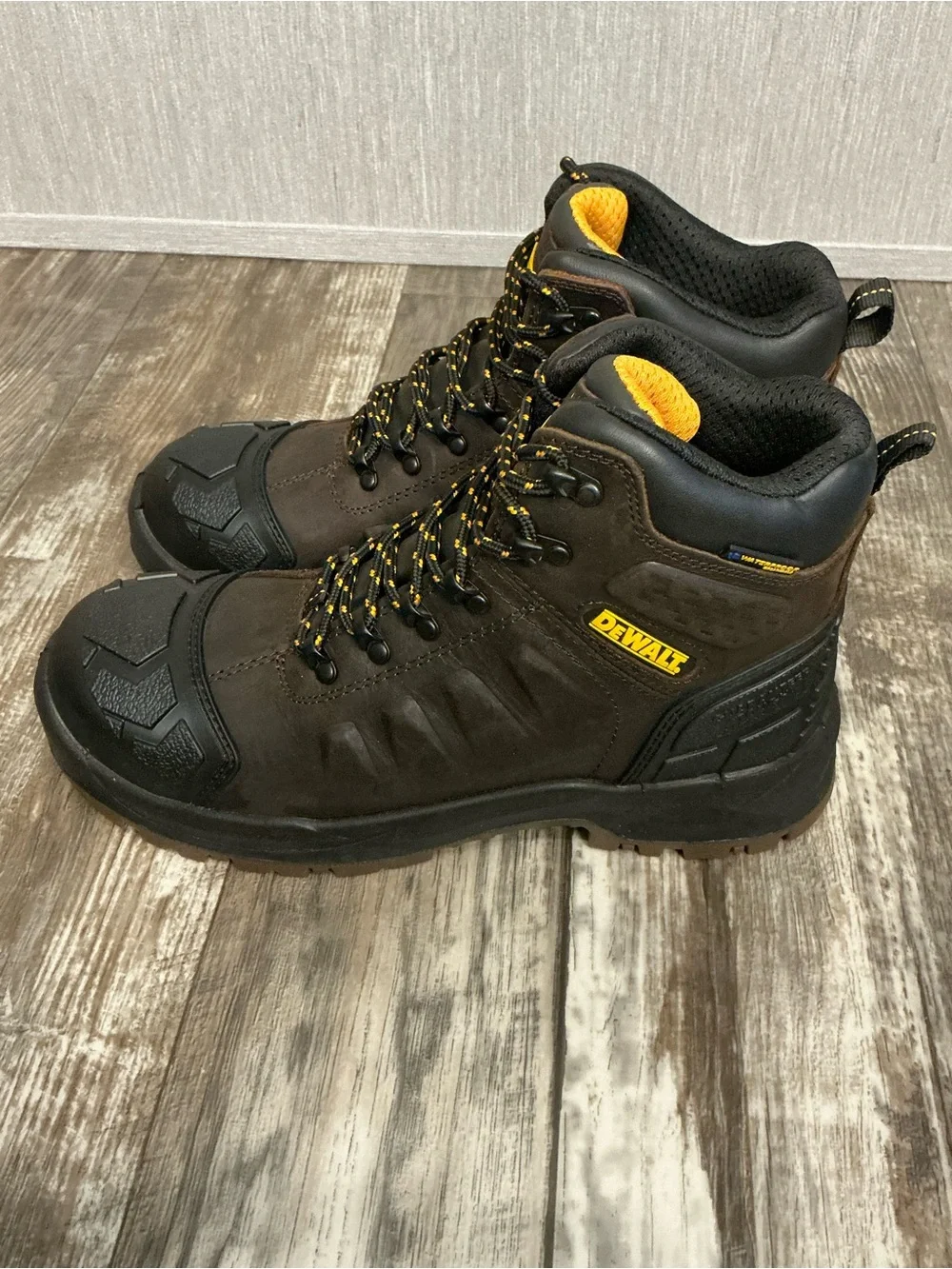 DEWALT Men's Brown Lace-Up Safety Boot 10 Wide
